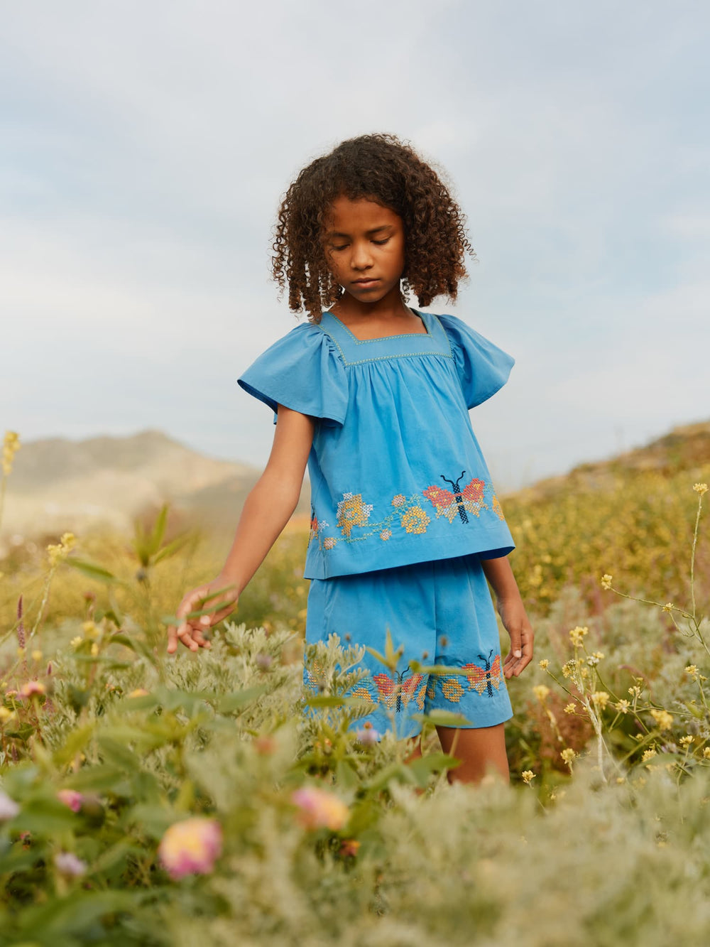 Rosalyn Blue Flower Set