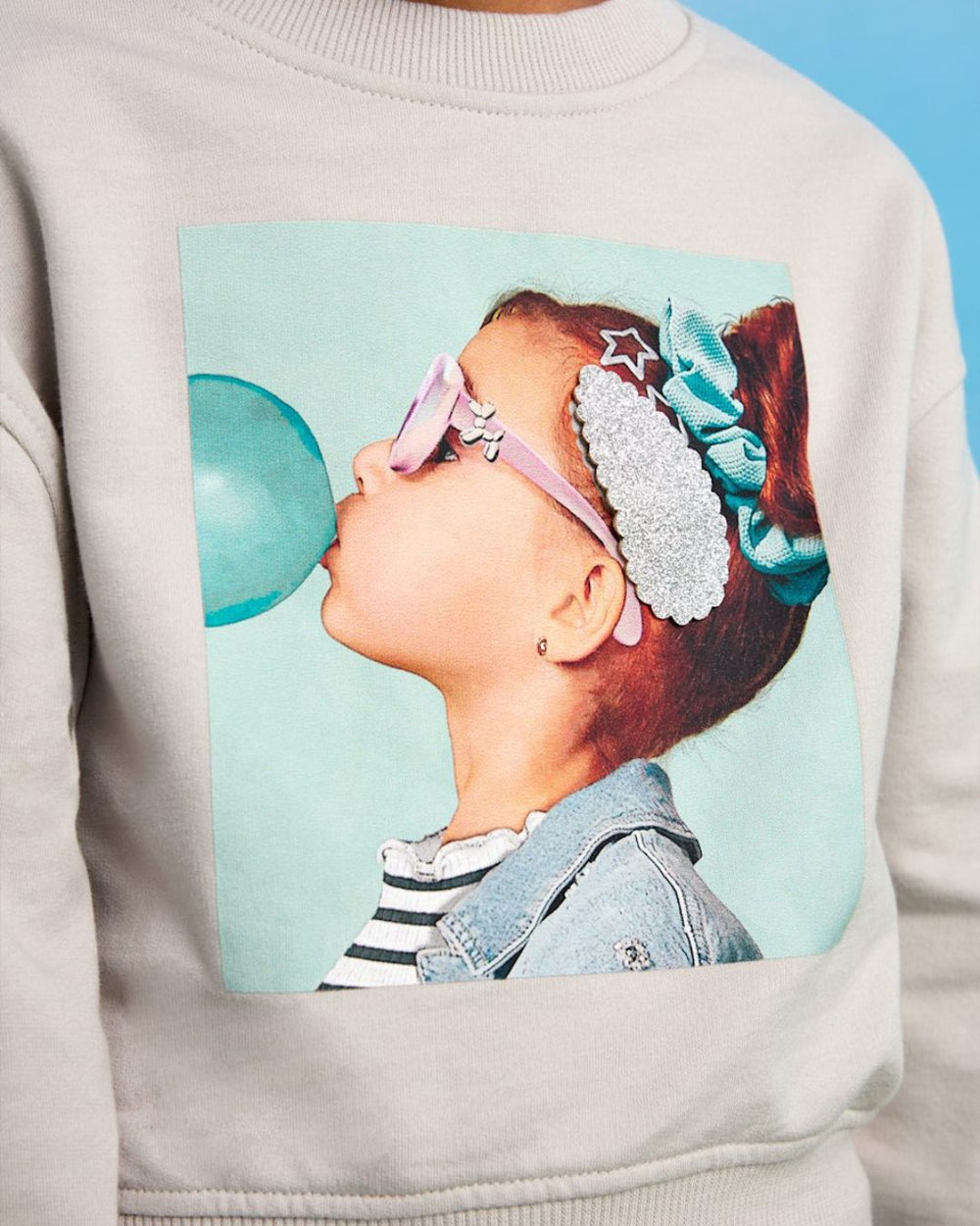 Girl Sweatshirt with Hair Clip