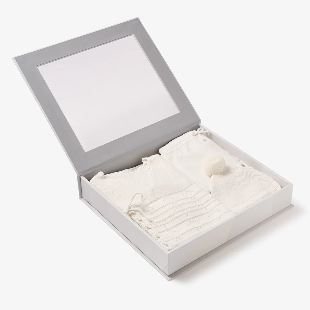 White cashmere baby set with box "Take me home"