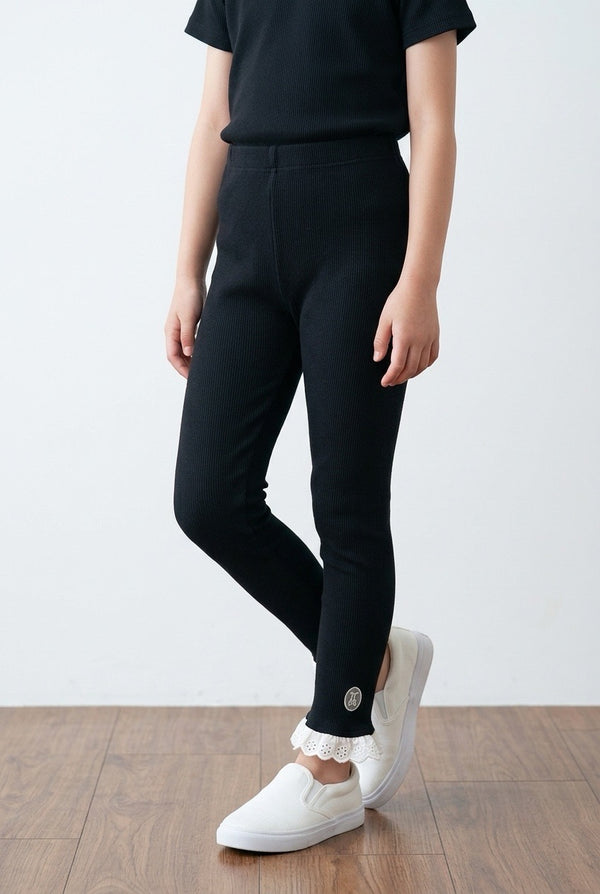 Lace Trim Essential Stretch Capri Leggings